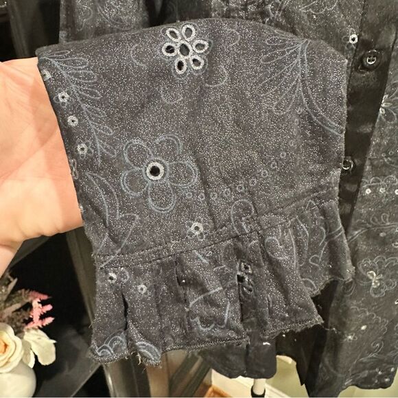 Antilia Femme Black Floral Eyelet Blouse with Satin Trim – Size L - Picture 4 of 12
